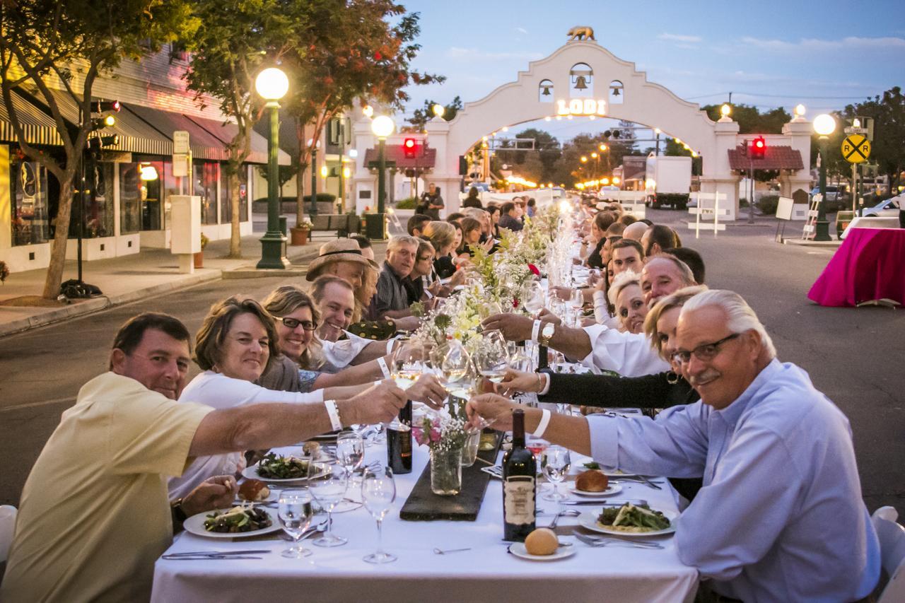 Bordeaux Inn โลดิ ภายนอก รูปภาพ